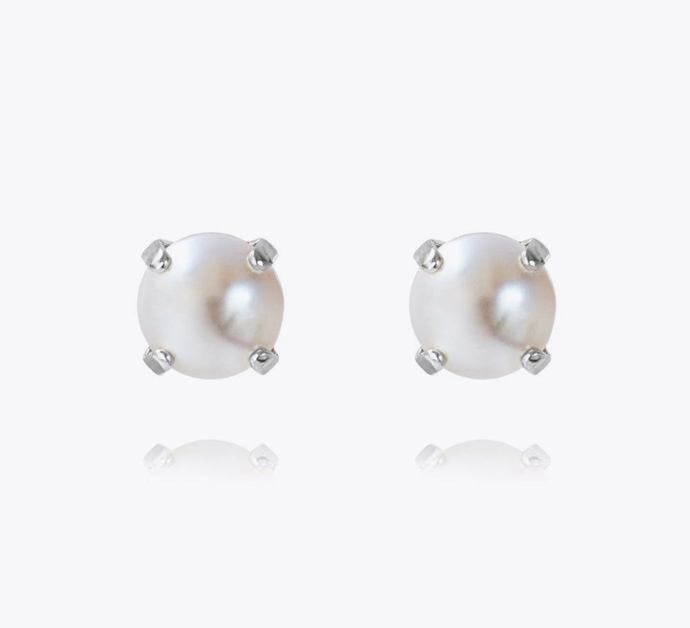 Classic Stud Earrings / Pearl