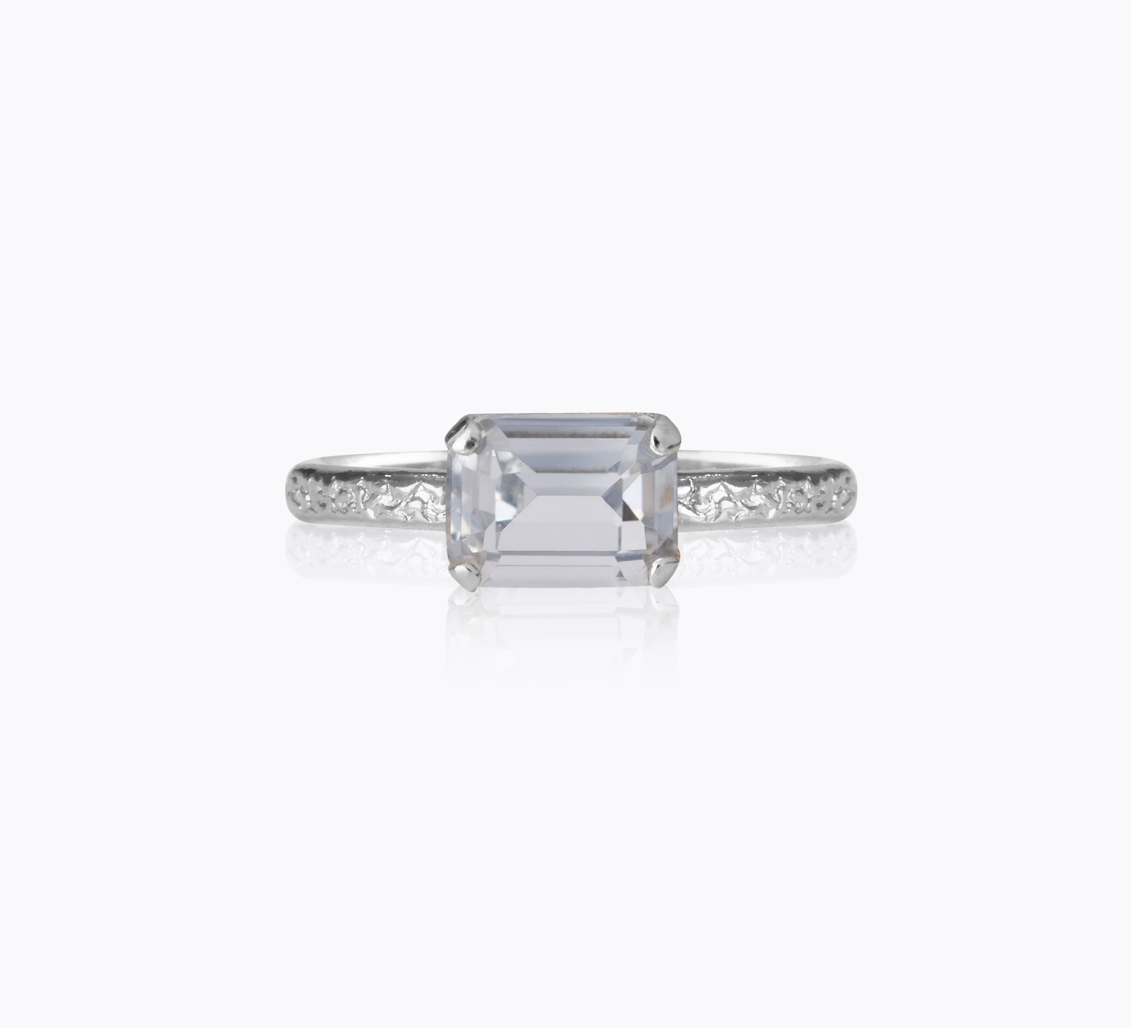 Naya Ring / Light Sapphire
