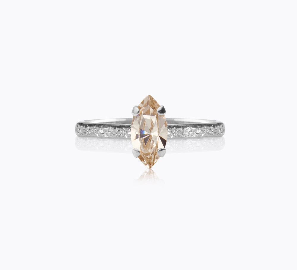 Petite Navette Ring / Light Silk