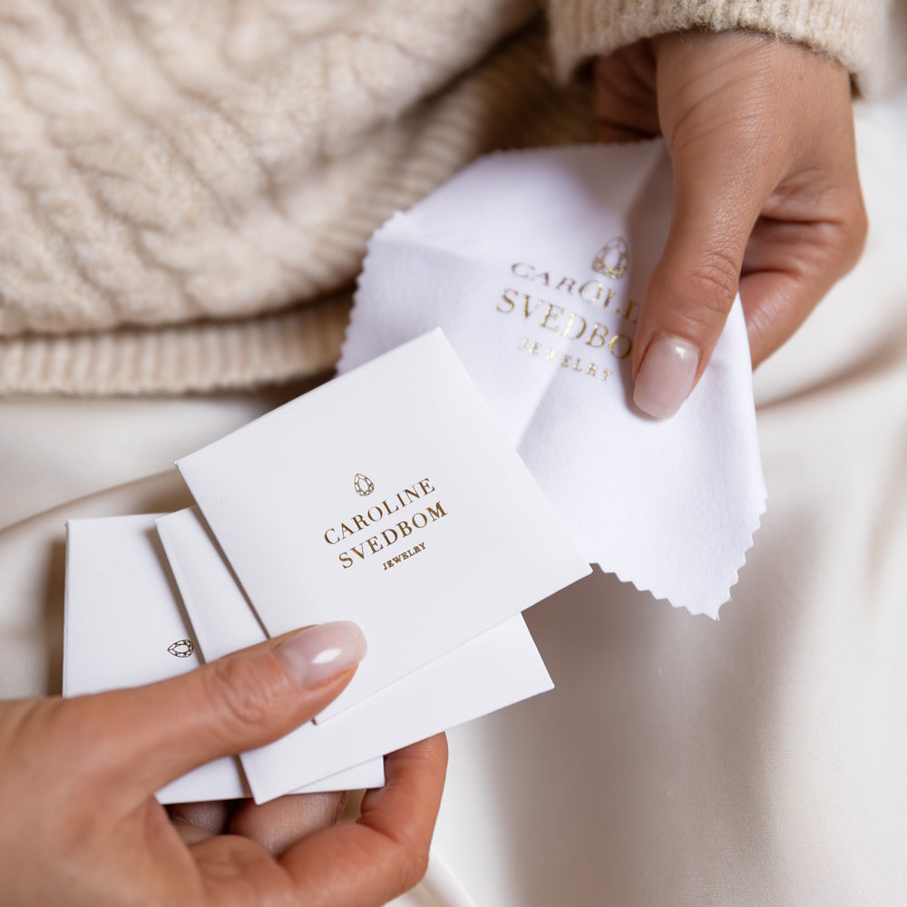 Polishing Cloth / White With Gold Logo